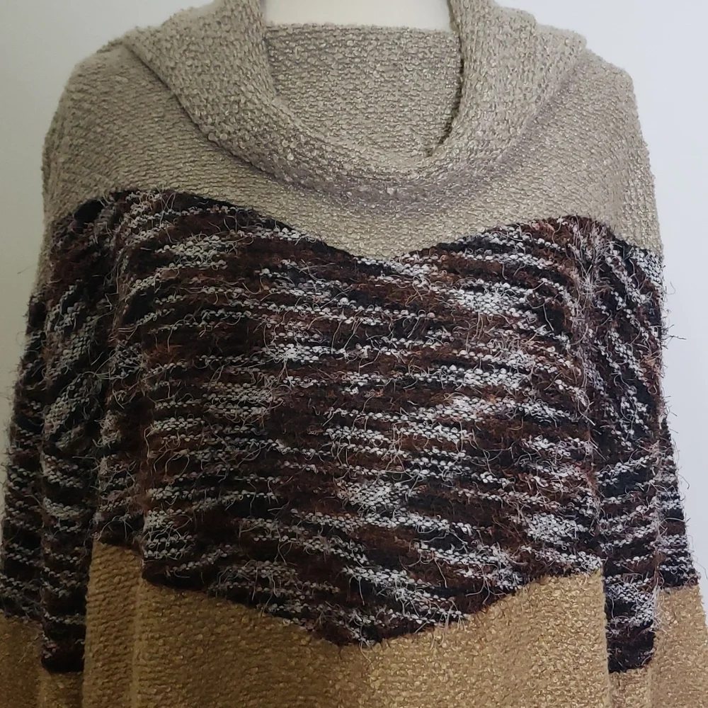 ENTRO Cowl Neck Sweater